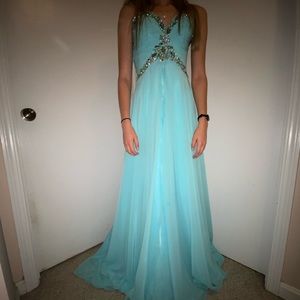 Light blue Tiffany prom gown